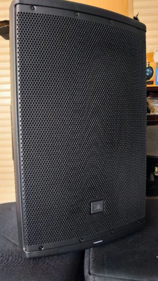 Altavoces JBL Eon 615 1000W Autoamplificados