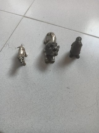 Pack de Figuras de leon y leonas y pingüino platea