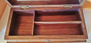 Caja de madera decorada