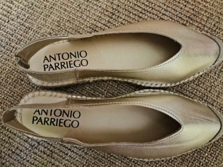 Zapatillas esparto Antonio Parriego doradas