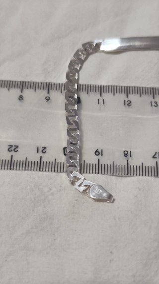 Pulsera de plata para hombre nueva.