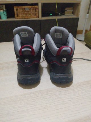 Zapatillas Salomon Trekking Negras y Grises