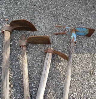 Attrezzo da Giardino Usato
