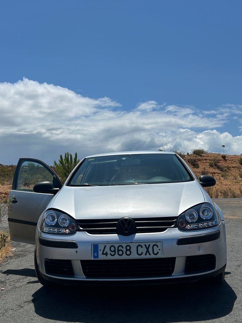 Volkswagen Golf 2004 - foto 1