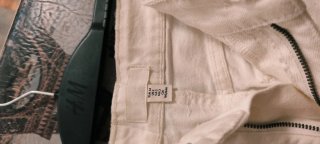 Shorts blancos vaqueros desgastados