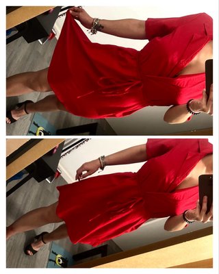 Vestido rojo básico con cinturón.