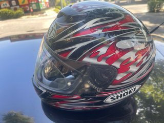 Casco Shoei L Negro/Rojo Raspado