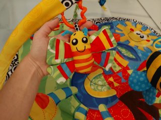 Manta de actividades para bebé