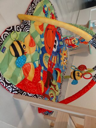 Manta de actividades para bebé