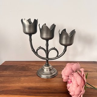 Candelabro de estaño con 3 tulipas