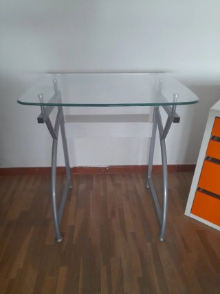 Escritorio cristal metal plateado