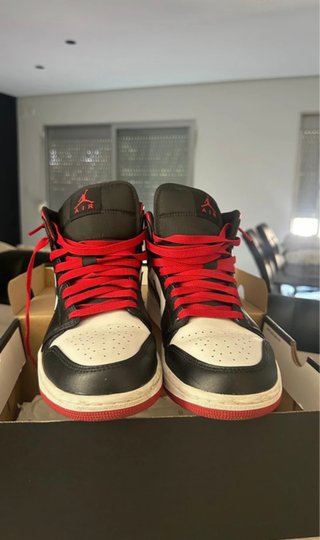 Air Jordan 1 Mid Negro Rojo Blanco