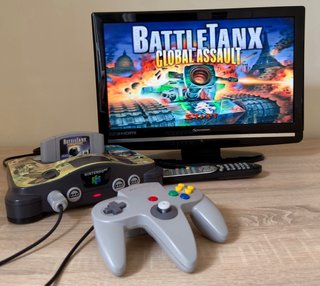 Nintendo 64 + 7 giochi + 2 controller + monitor scart.