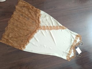 Vestido lencero Zara