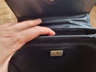 Bolso de mano en cuero azul oscuro