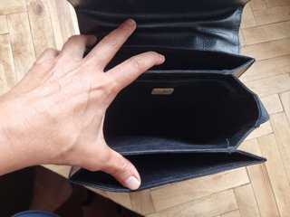 Bolso de mano en cuero azul oscuro