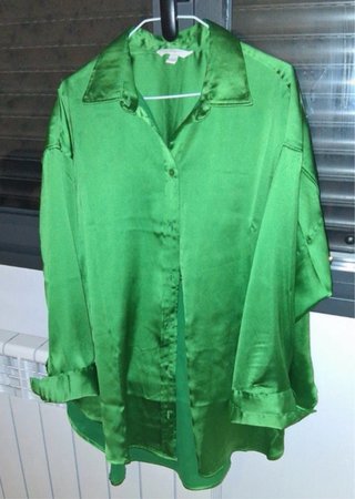 Camisa satén verde H&M Talla 42