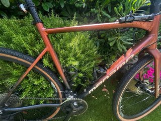 Megamo Jakar Gravel Bike con rodillo regalo