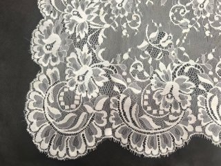Mantilla Fallera Rectangular Encaje Blanco