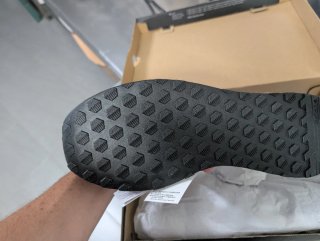 Zapatillas Adidas Grises y Blancas