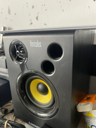 Pack Altavoces y Mesa Hercules DJ 200 Impulse