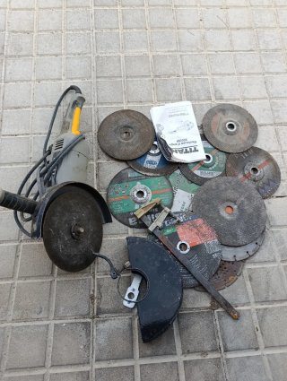 Amoladora Titan 230mm 2000W TTB879GRD