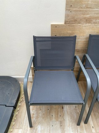 Conjunto de terraza: sofá ,sillas y  mesa