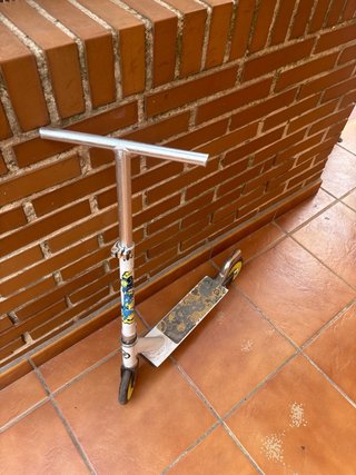 Patinete infantil blanco y amarillo