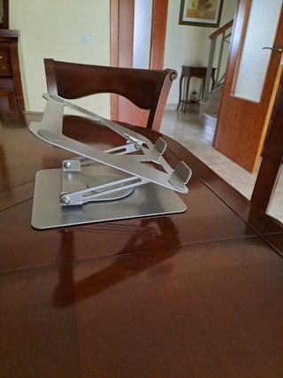 Soporte GRIFEMA para portátil