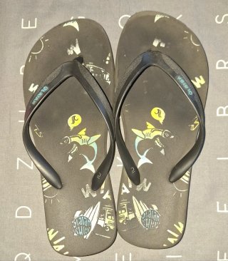 Zapatillas de Casa Capitán América + chanclas T-36
