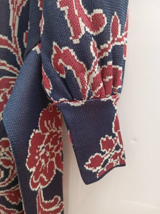 Vestido Zara floral azul y rojo