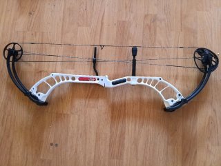 Arco de poleas PSE Archery blanco