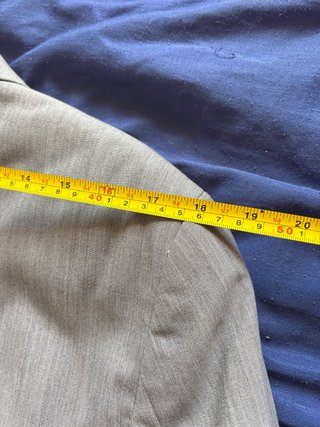 Traje gris hombre
