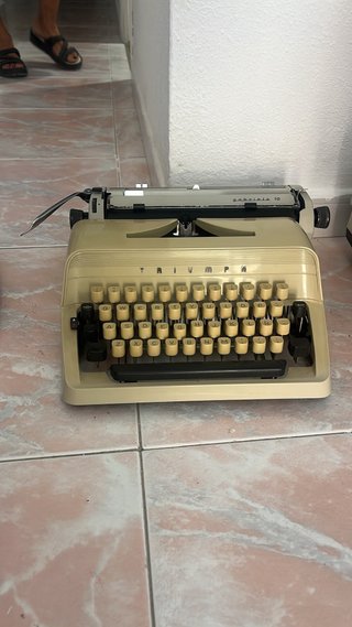 Máquina de escribir Triumph Gabriele 10