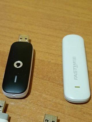 LOTTO DI 5 CHIAVETTE USB INTERNET