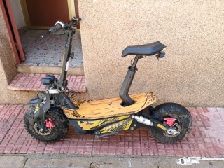 Patinete eléctrico con asiento
