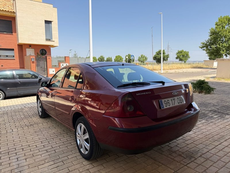 Ford Mondeo 2003 - foto 1