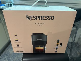 Cafetera Nespresso + 3 cajas café