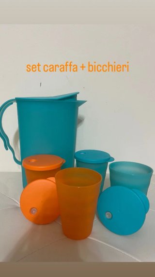 Caraffa e 4 bicchieri Tupperware
