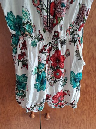 Mono corto sin mangas con estampado floral