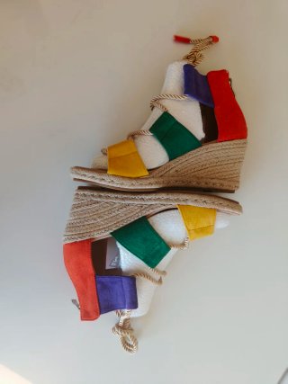 Sandalias NUEVAS cuña esparto multicolor T.39