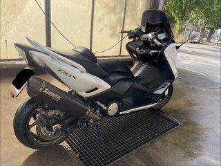 Yamaha T-MAX 530 ABS 2014 con Akrapovik