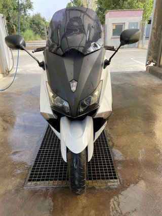 Yamaha T-MAX 530 ABS 2014 con Akrapovik