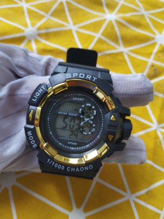RELOJ DIGITAL TRABAJO SEMINUEVO A 10 EUROS