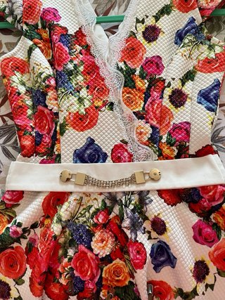 Vestido estampado floral para chica