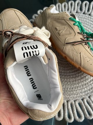 New Balance x Miu Miu Beige/Marrón