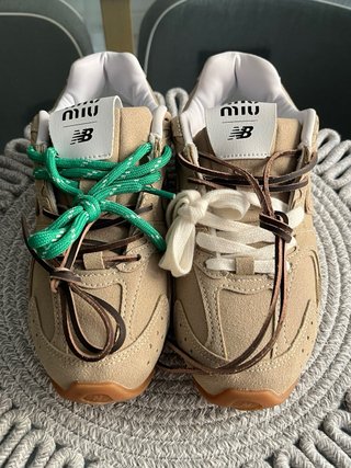 New Balance x Miu Miu Beige/Marrón