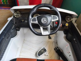 Coche de batería infantil Mercedes