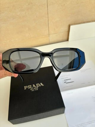Gafas de sol Prada negras