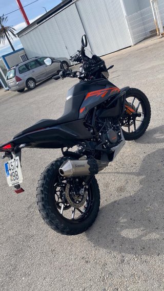 KTM 390 Adventure Negra y Naranja